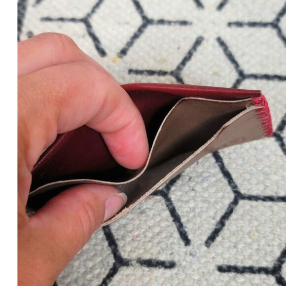 Pikolinos Unisex Taupe Brown w Wine Red Accent Leather Credit Card Holder Wallet - Picture 5 of 9